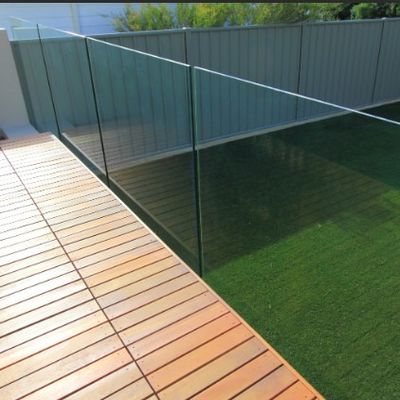 Barranco de vidro sem quadro com luzes LED e garantia de mais de 5 anos