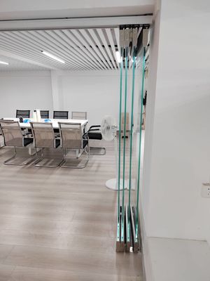 Portas de vidro dobrável de quadro grosso resistente ao pó interior fácil limpeza