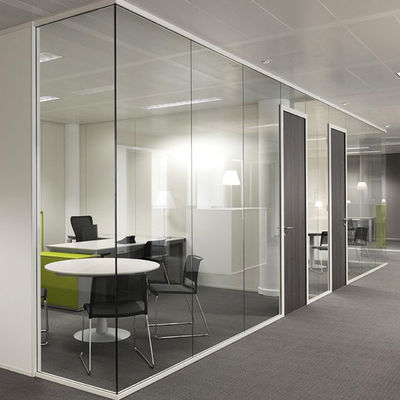 Parede de vidro de divisória de design moderno Isolamento acústico Paredes de vidro comerciais