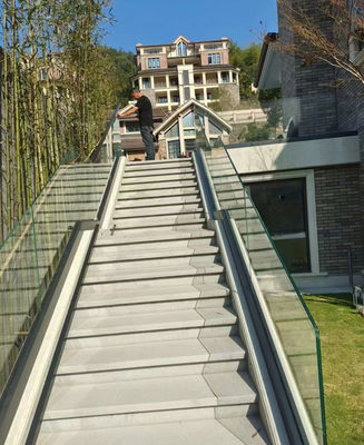 Balustrada de vidro exterior de lamel com canal em forma de U de alumínio
