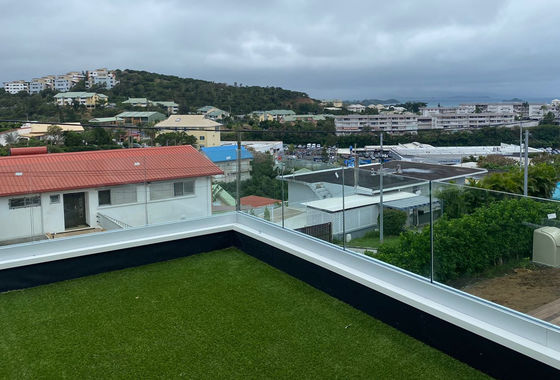 SGCC Vidro temperado U Canal Vidro Balaustrada Estrutura estável Luz LED