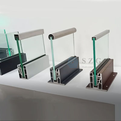 SGCC Vidro temperado U Canal Vidro Balaustrada Estrutura estável Luz LED