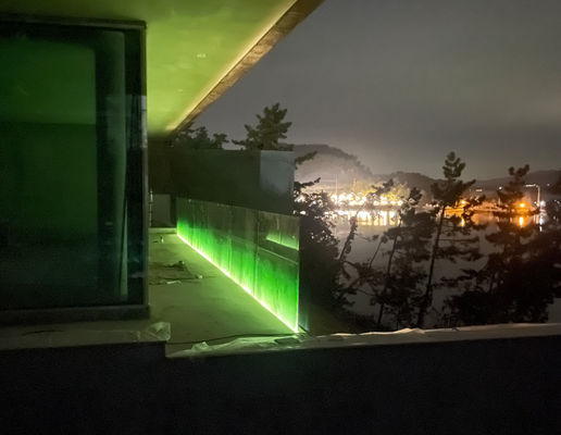 12mm Escalinha Balcão de vidro sem enquadramento Barranco U Canal Com Luz LED