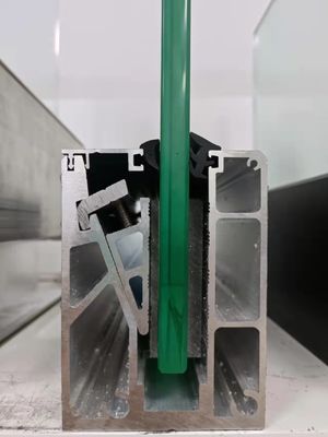 Balustrada de vidro de alumínio U-canal resistente a intempéries para o exterior