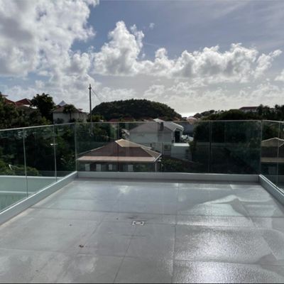 Vista aberta Balcão Balustrade Barranco de vidro sem quadro Canal U de vidro com luzes LED