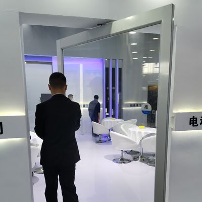 Quadro de liga de alumínio Design de luxo Porta da frente de vidro laminado temperado em tamanhos personalizados para vidro único e duplo