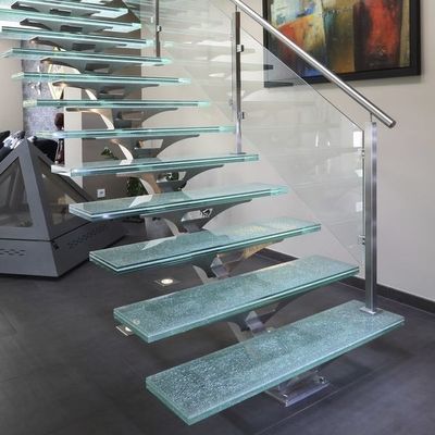 OEM/ODM Escadaria de vidro de design elegante personalizado com grades de vidro e LED automático