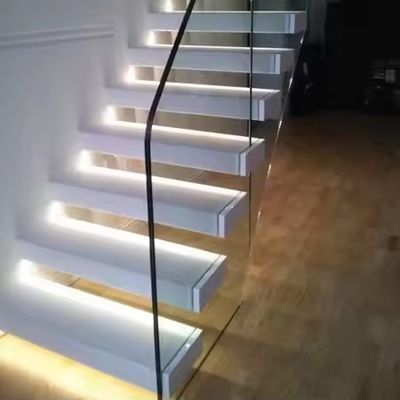 Escalinha flutuante reta de mármore natural personalizada para espaços residenciais ou comerciais
