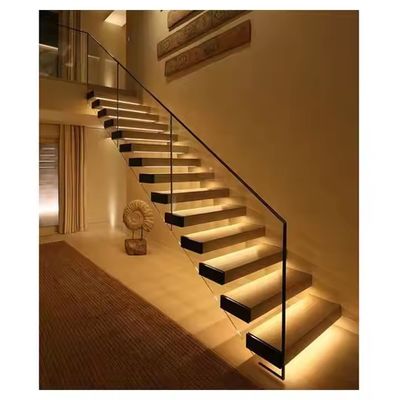 Escadaria flutuante de madeira de beech personalizada com grades de vidro e luzes LED