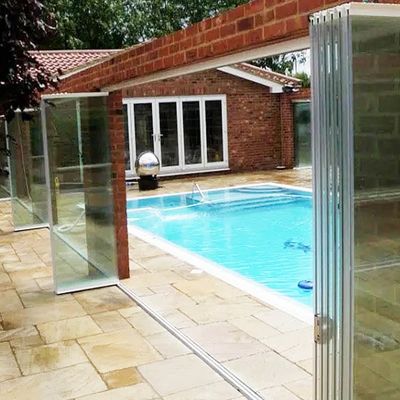 Porta de Vidro Dobrável sem Moldura de Alumínio com Espessura de Perfil de 2,0mm para Divisórias Interiores com Cor da Moldura Personalizável