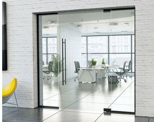 Vista completa Parede divisória de vidro transparente sem quadro para escritório, casa, oficina