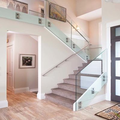 Barrancos de escada personalizados vedação de vidro temperado para escada interior balaustrada