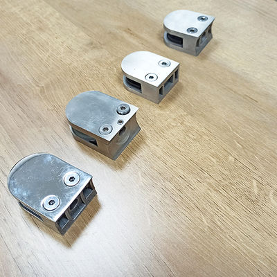 Painel de vidro temperado sem enquadramento Escalão Barranco Design ajustável Arco Gramp Clamp 304 316 Instalação