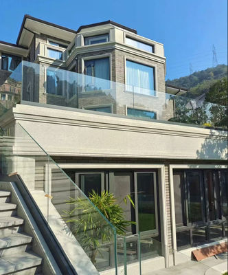 Balustrada de vidro exterior de lamel com canal em forma de U de alumínio